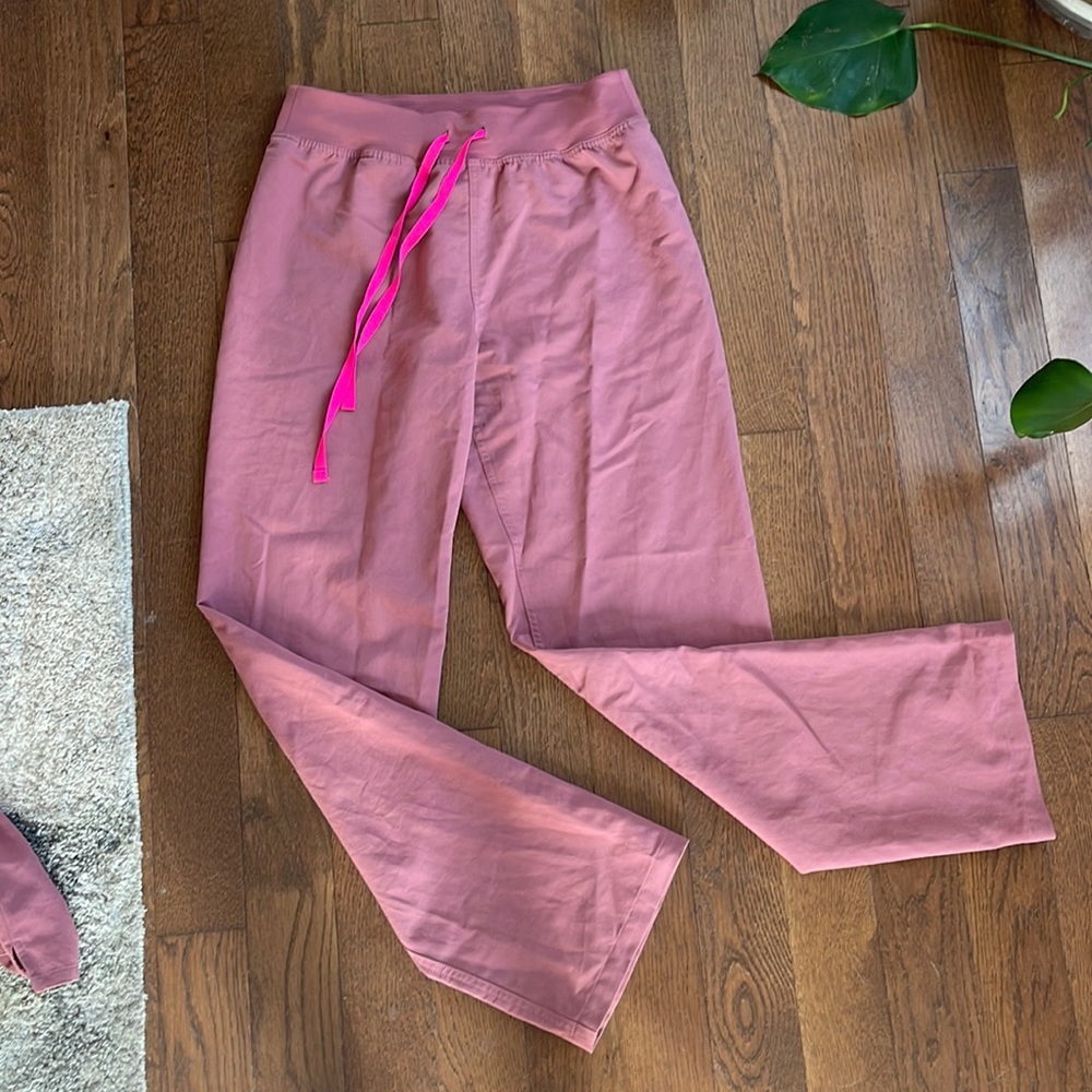 Scrub pants
